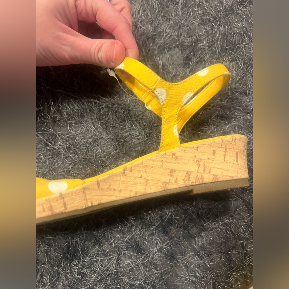 Y2k Yellow & White Polka Dot Wedge Sandals! - Picture 8 of 16